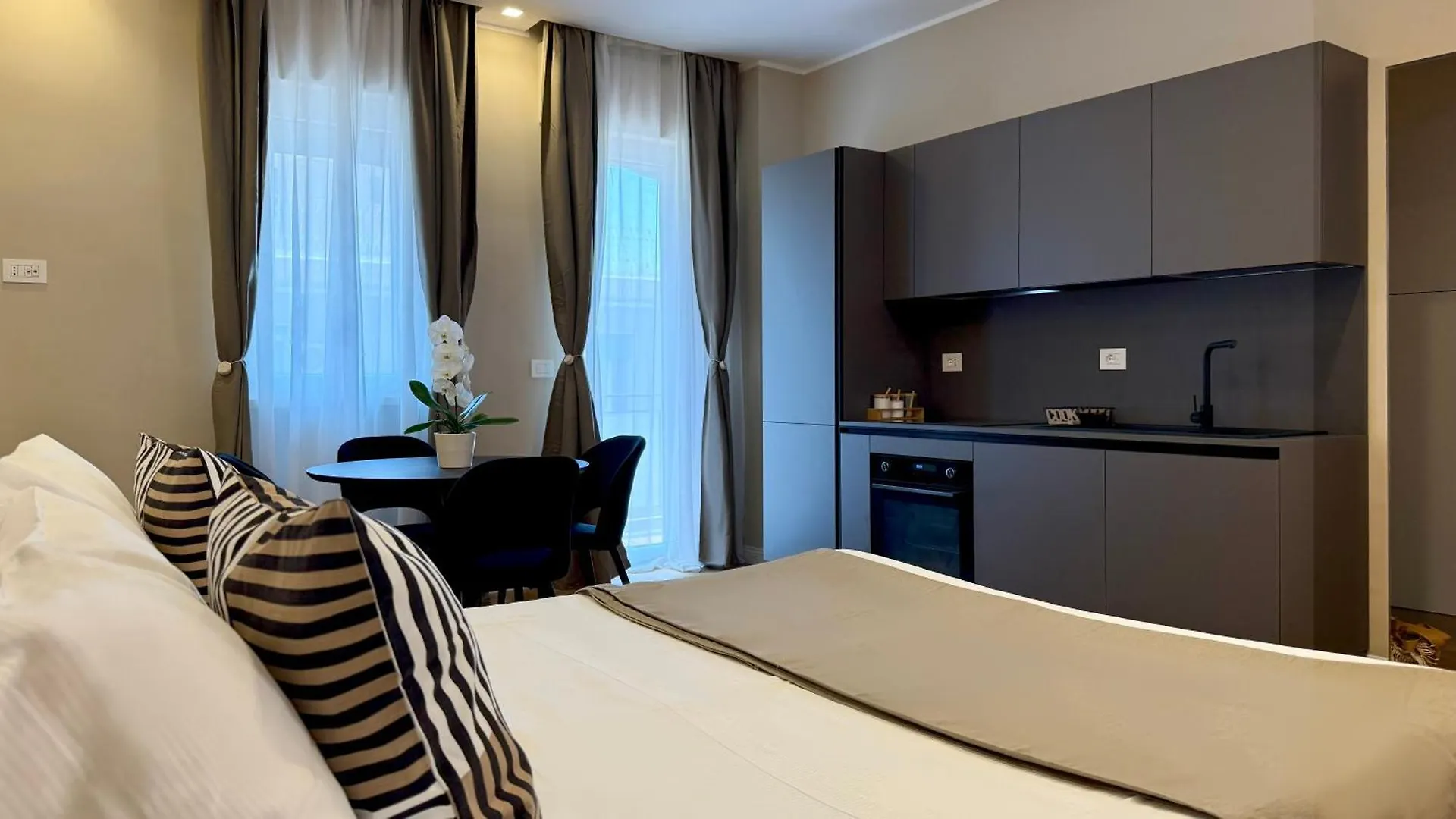 GOOD LIFE - Lux & Design Apartment NEW OPENING Bari 0*,  Włochy