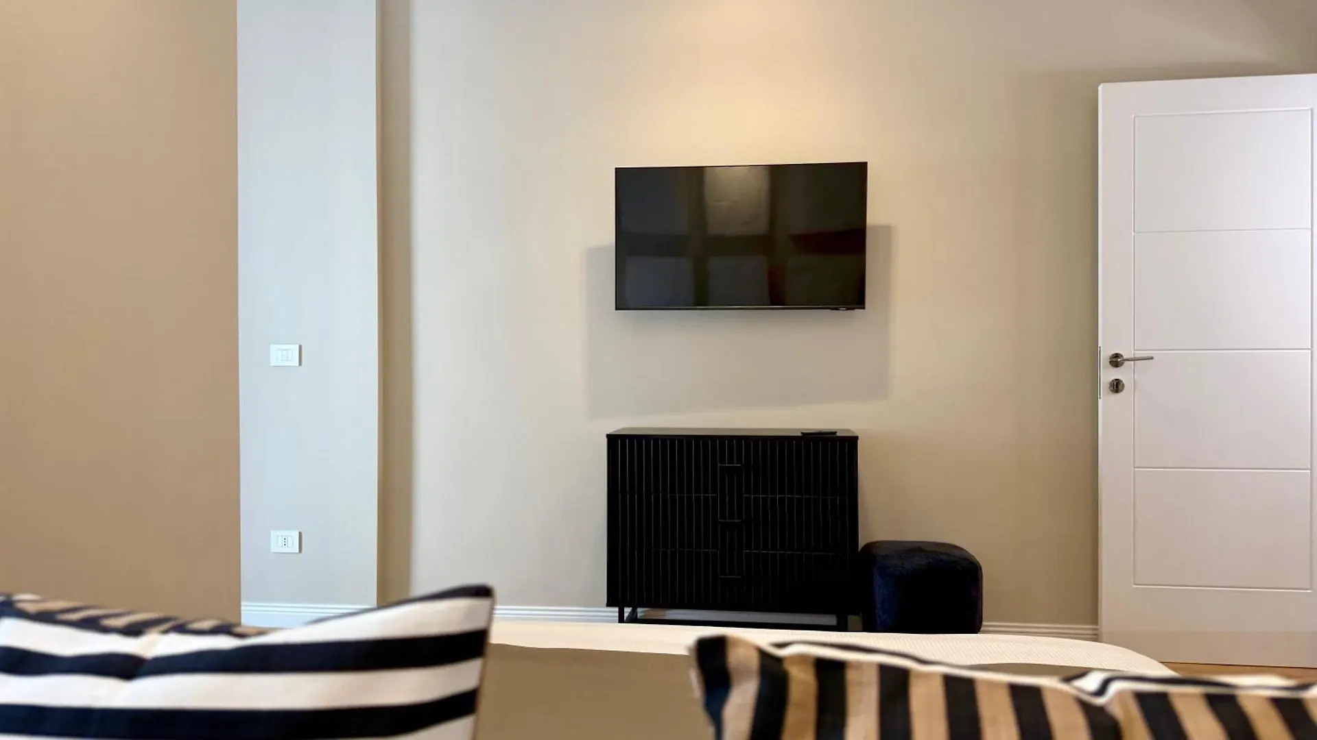 GOOD LIFE - Lux & Design Apartment NEW OPENING Bari 0*,  Włochy