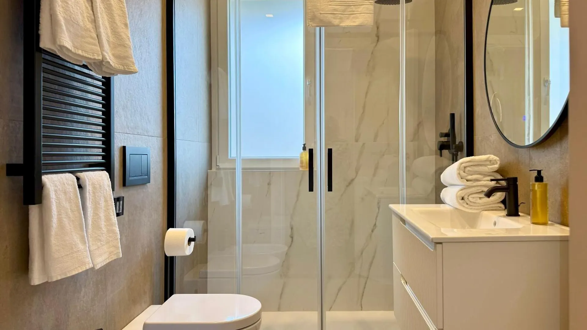 GOOD LIFE - Lux & Design Apartment NEW OPENING 巴里